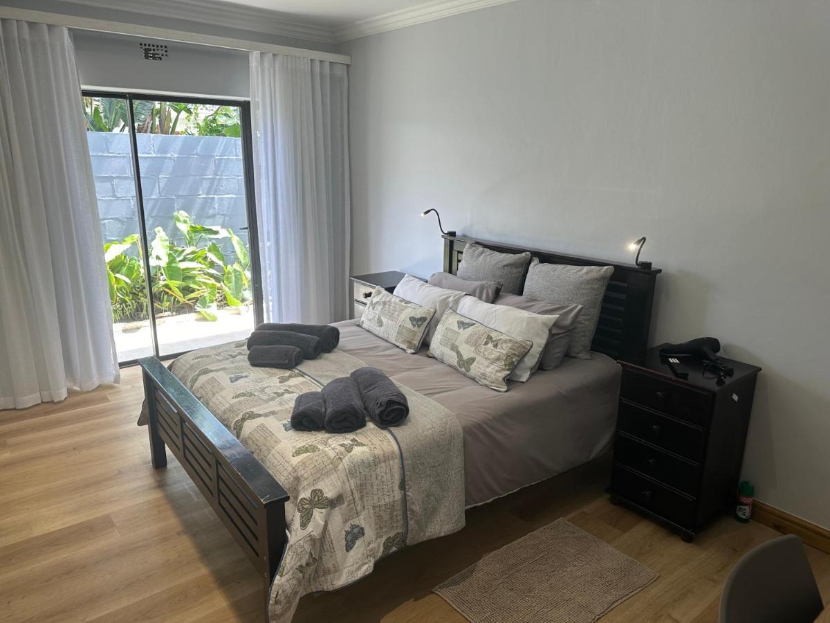 Tranquil Private Rooms Hermanus Eksteriør bilde